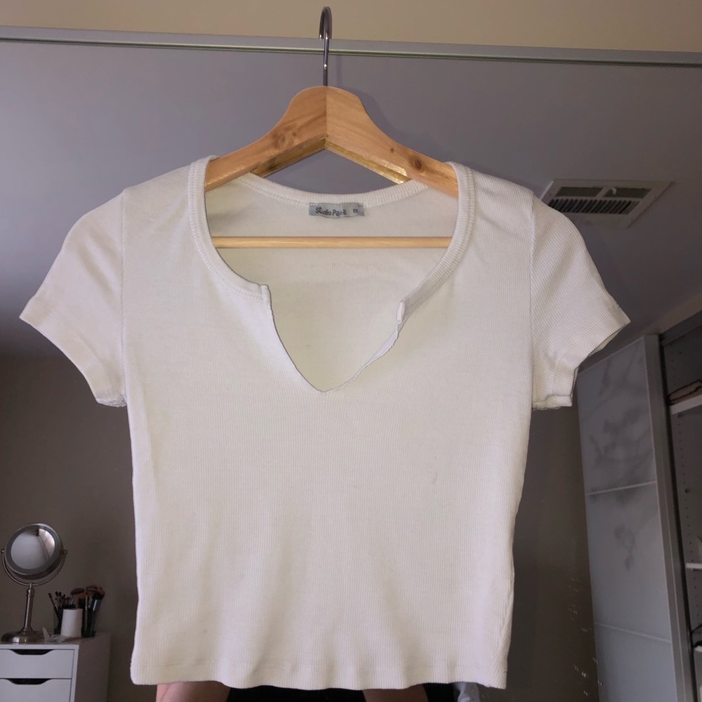 Studio Pasha Ribbed Cropped Top V-neck